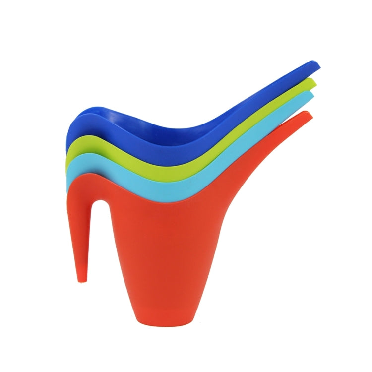 Long Mouth Watering Pot Plastic Sprinkler Pouring Pots,Capacity: 1.8L,Random Color Delivery, Capacity: 1.8L